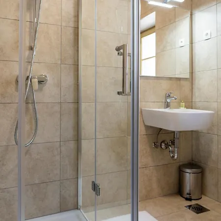 Boutique V Hotel 4*